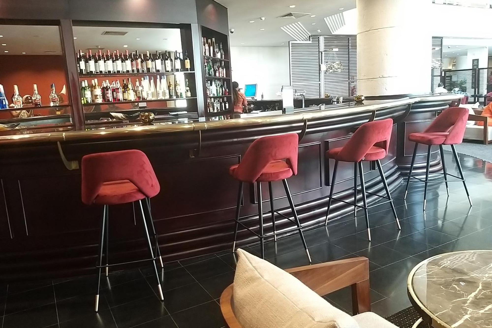 Hotel Alvalade Луанда  Экстерьер фото